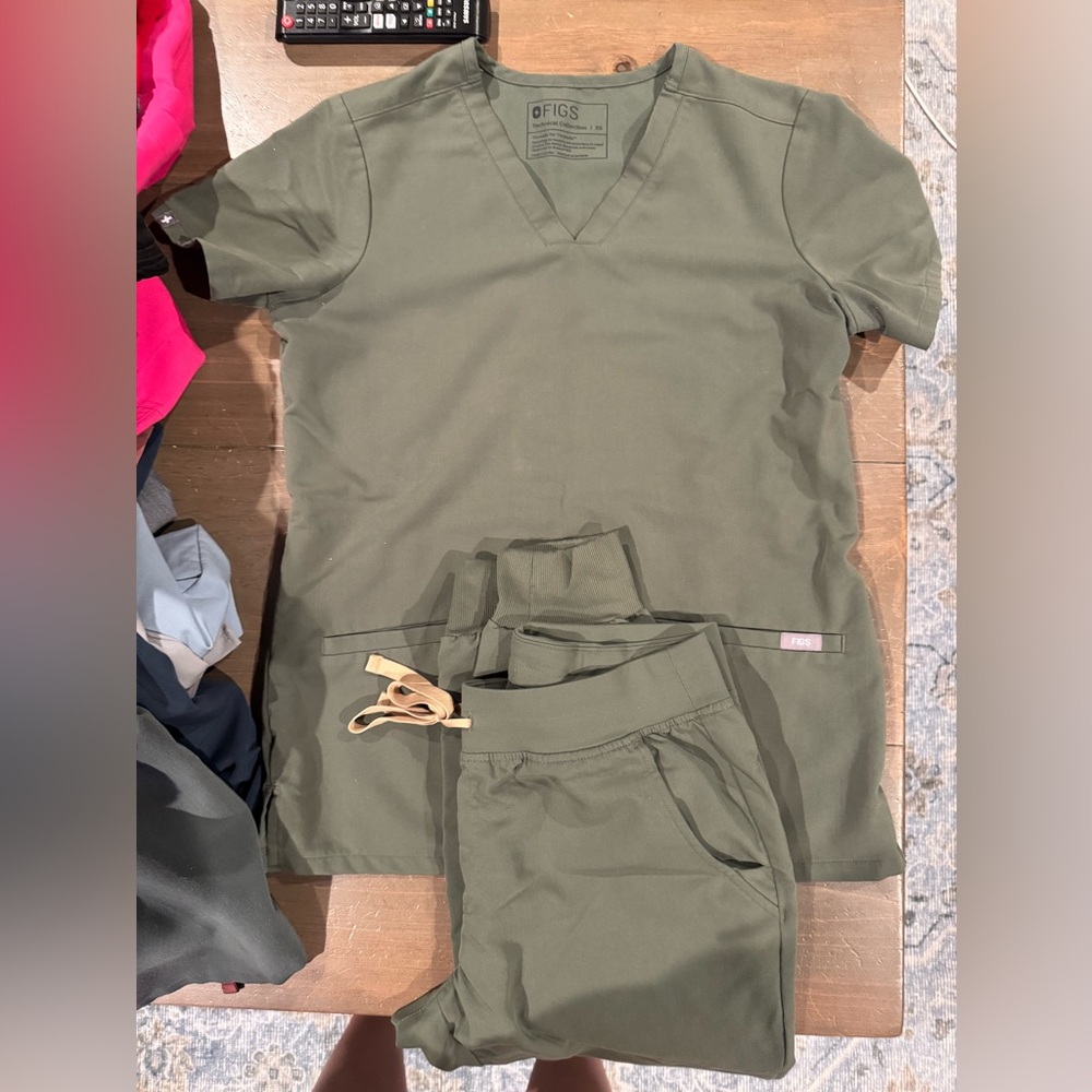Figs Moss Set XS Casma and SP Jogger